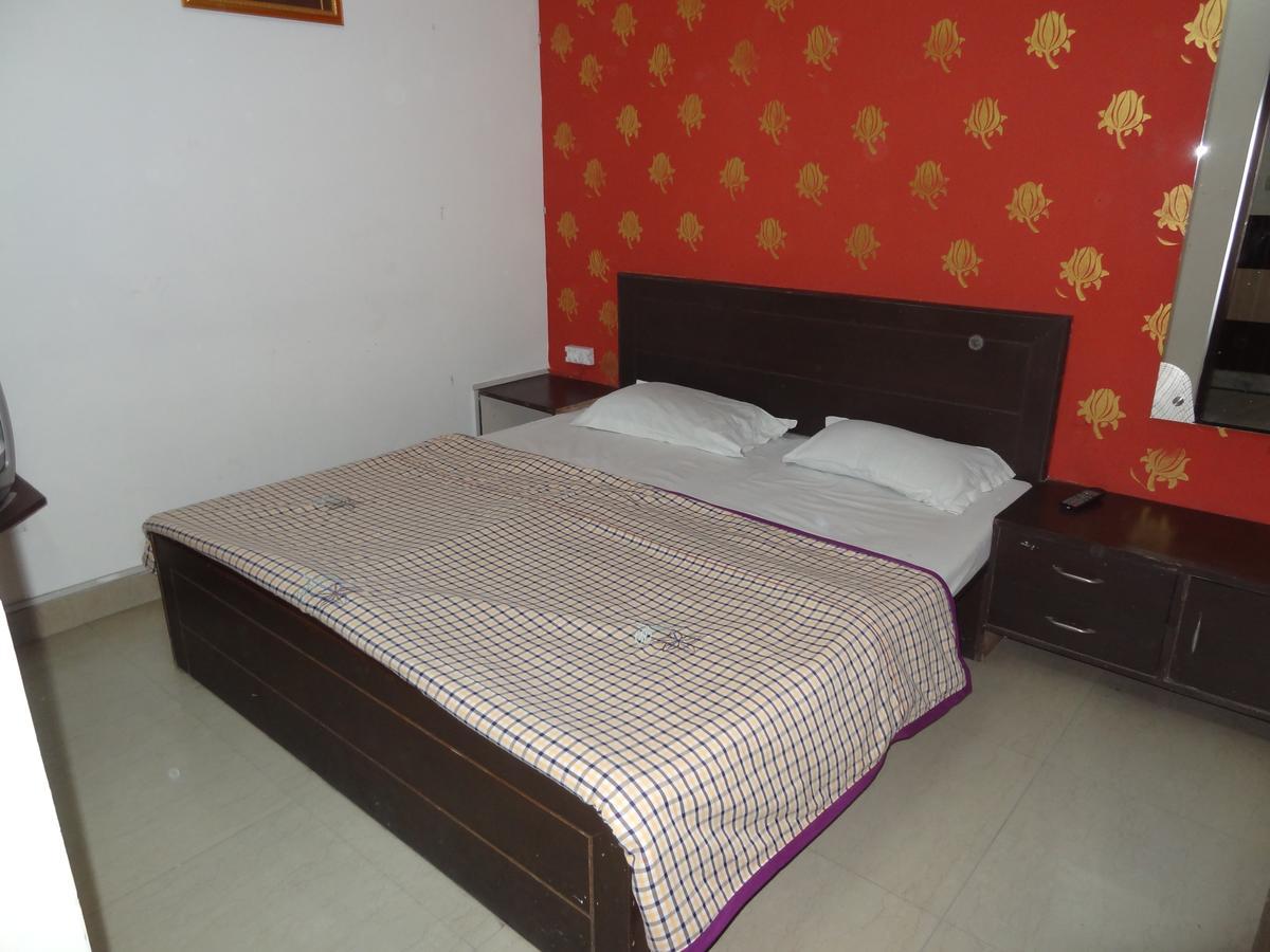 Hotel Aashiyana Agra  Esterno foto